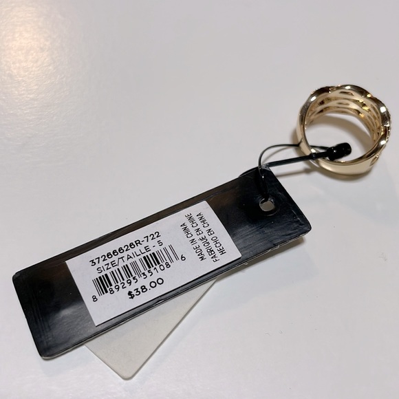 NWT 5 GIFTABLE NEW WITH TAGS crystal rhinestone gold promise BCBG cocktail ring - Picture 6 of 9